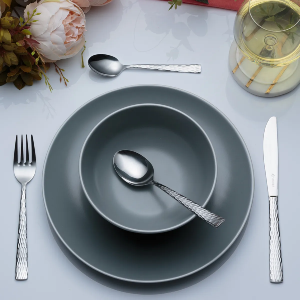 Viners Glisten 16 Piece Cutlery Set - Image 3